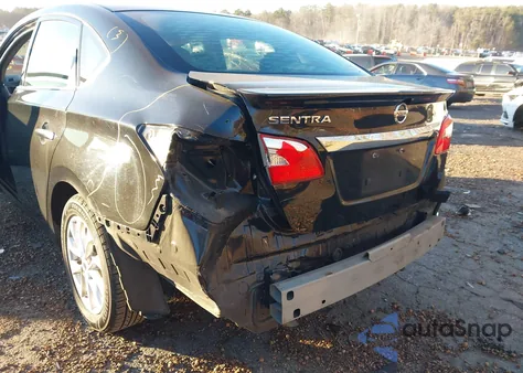 2017 Nissan Sentra S z USA, uszkodzony, nr VIN 3N1AB7AP3HY299443